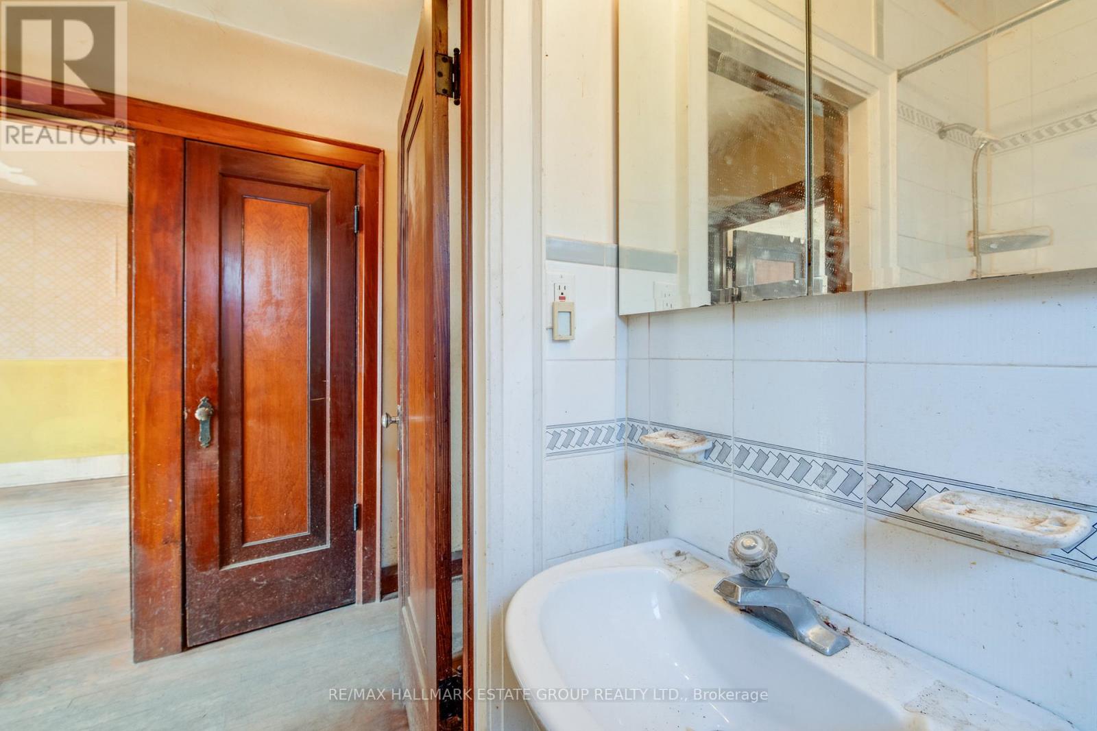 85 Kings Park Boulevard, Toronto, Ontario  M4J 2C2 - Photo 16 - E12843326