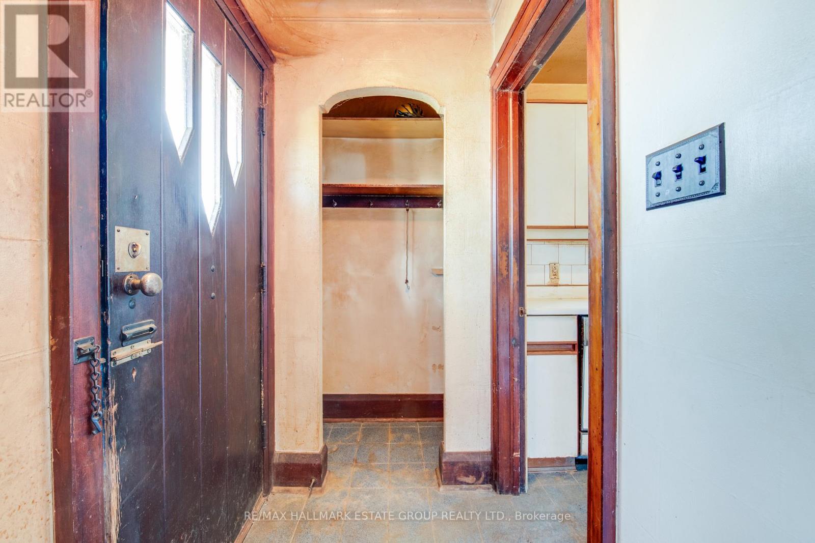 85 Kings Park Boulevard, Toronto, Ontario  M4J 2C2 - Photo 2 - E12843326