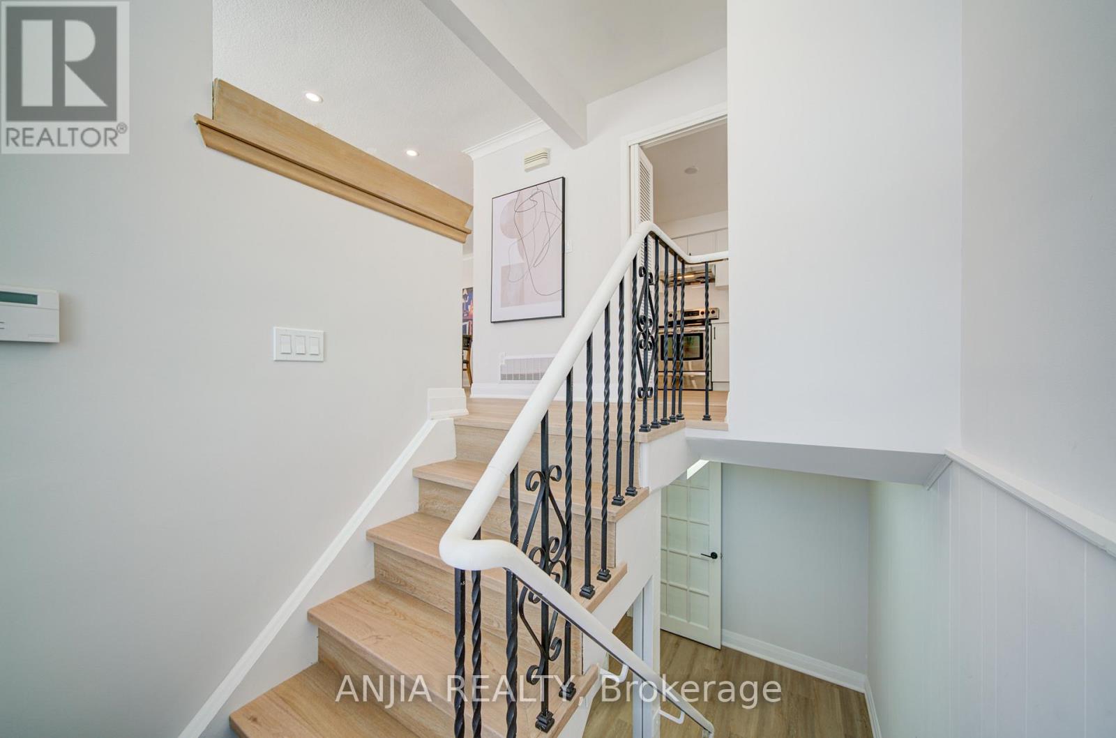 36 Birchard Street, Toronto (Tam O'shanter-Sullivan), Ontario  M1T 1Z2 - Photo 10 - E12843450