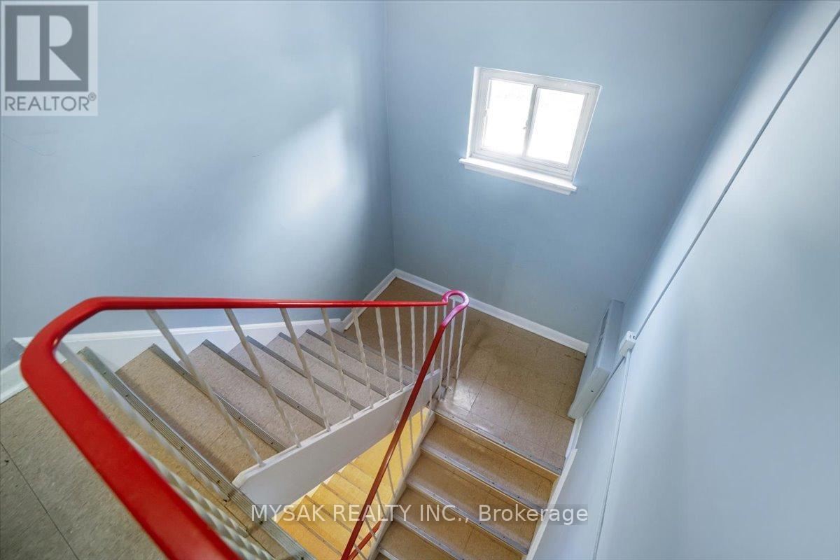 1033 Ravine Road, Oshawa, Ontario  L1H 4C9 - Photo 7 - E12843460