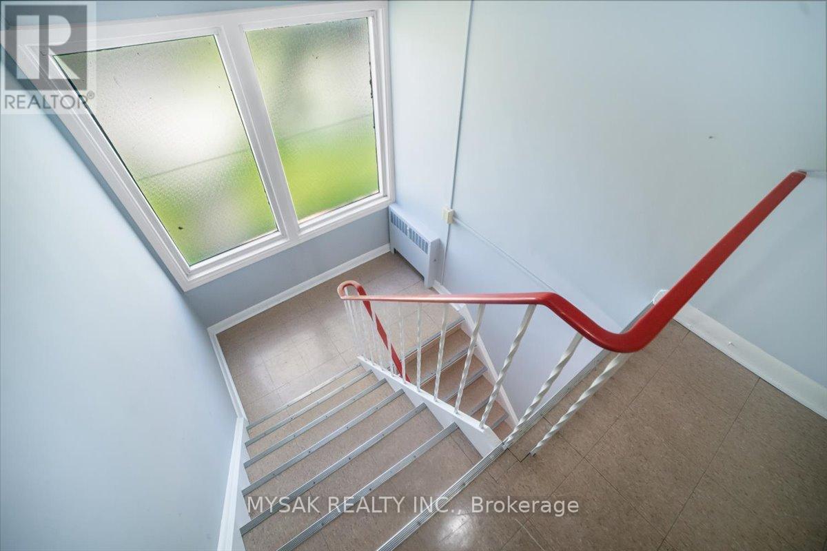 1033 Ravine Road, Oshawa, Ontario  L1H 4C9 - Photo 9 - E12843460