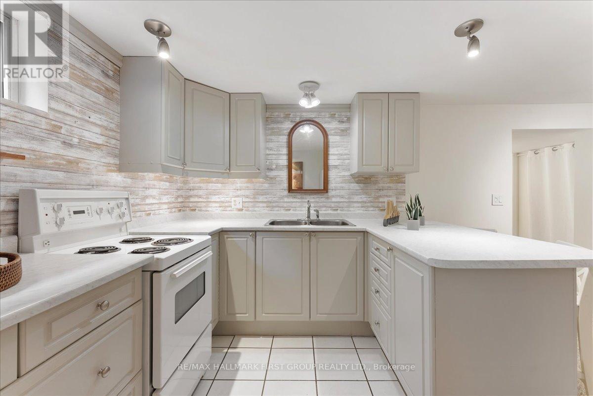 820 Sanok Drive, Pickering, Ontario L1W 2R2 - Photo 23 - E12843474