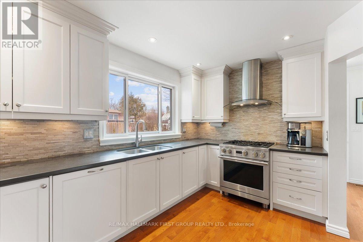 820 Sanok Drive, Pickering, Ontario L1W 2R2 - Photo 9 - E12843474