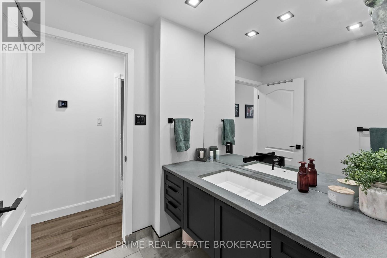 484 Ferndale Avenue, London South, Ontario  N6C 2Z1 - Photo 21 - X12834904