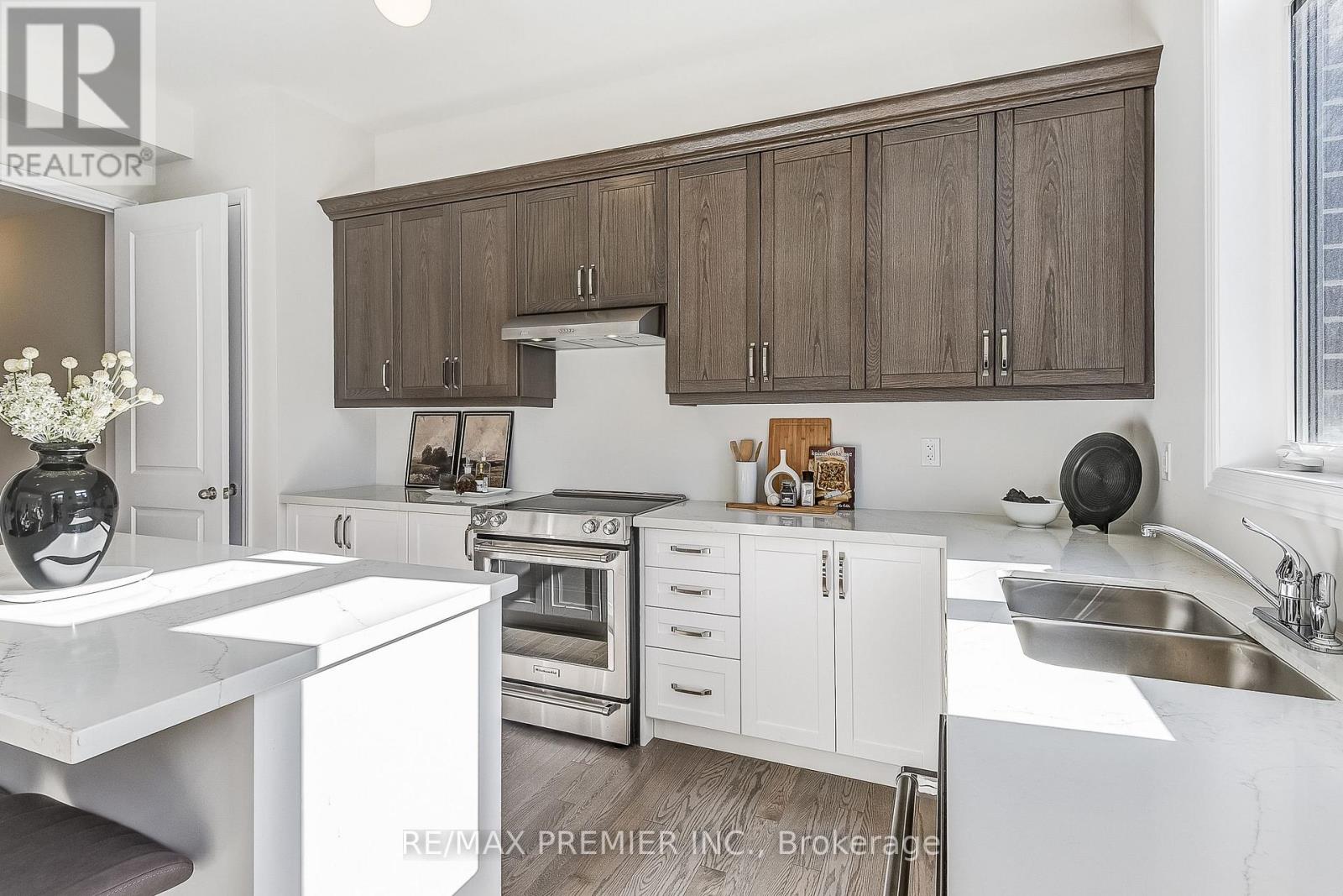 215 Fallharvest Way, Whitchurch-Stouffville, Ontario  L4A 0S1 - Photo 24 - N12843138