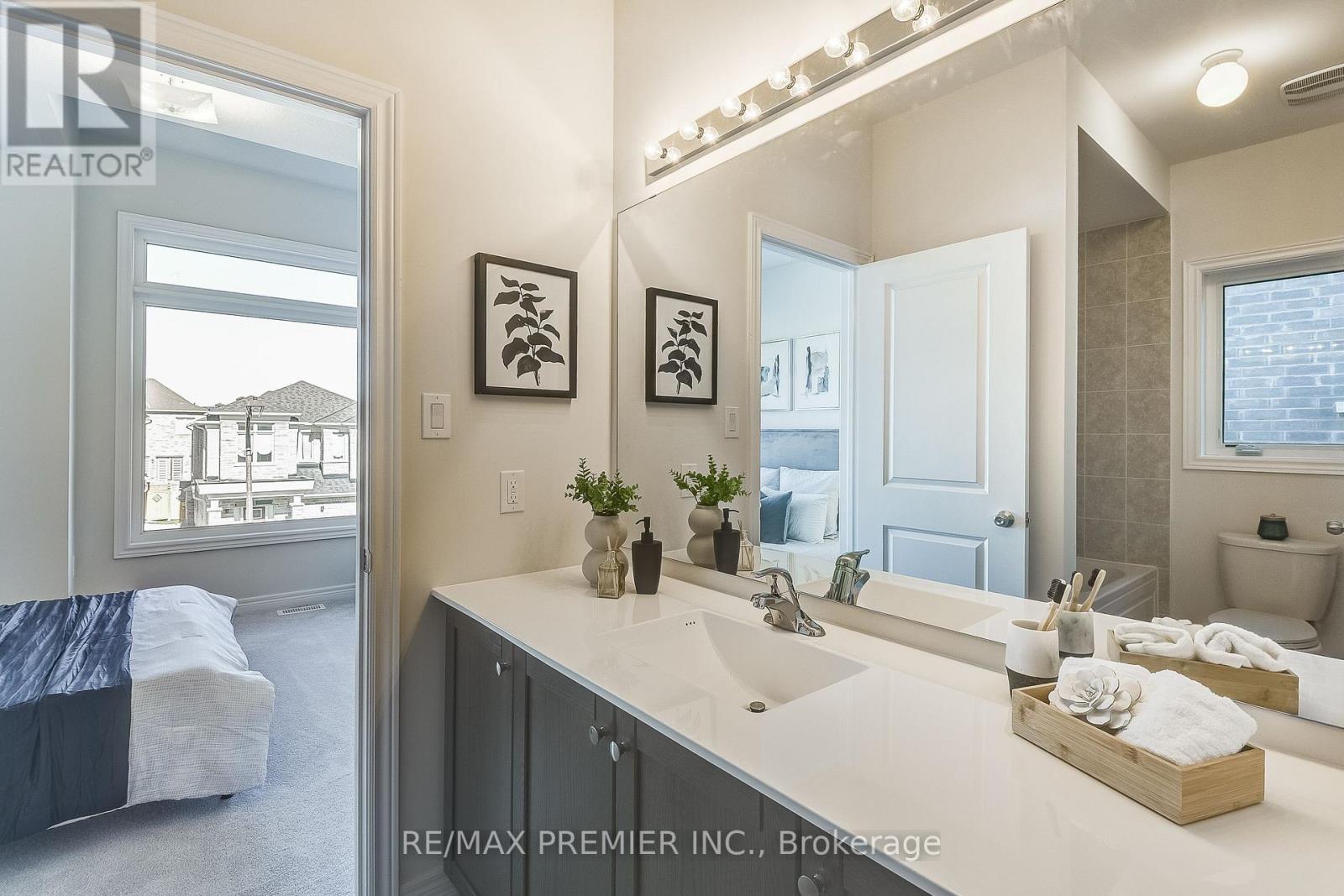 215 Fallharvest Way, Whitchurch-Stouffville, Ontario  L4A 0S1 - Photo 36 - N12843138