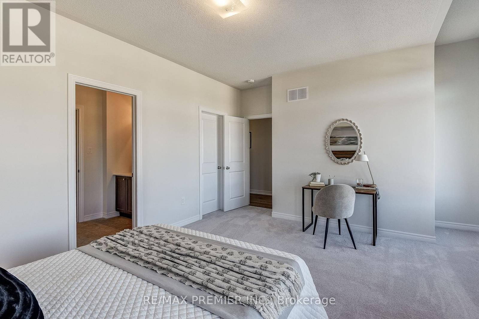 215 Fallharvest Way, Whitchurch-Stouffville, Ontario  L4A 0S1 - Photo 46 - N12843138