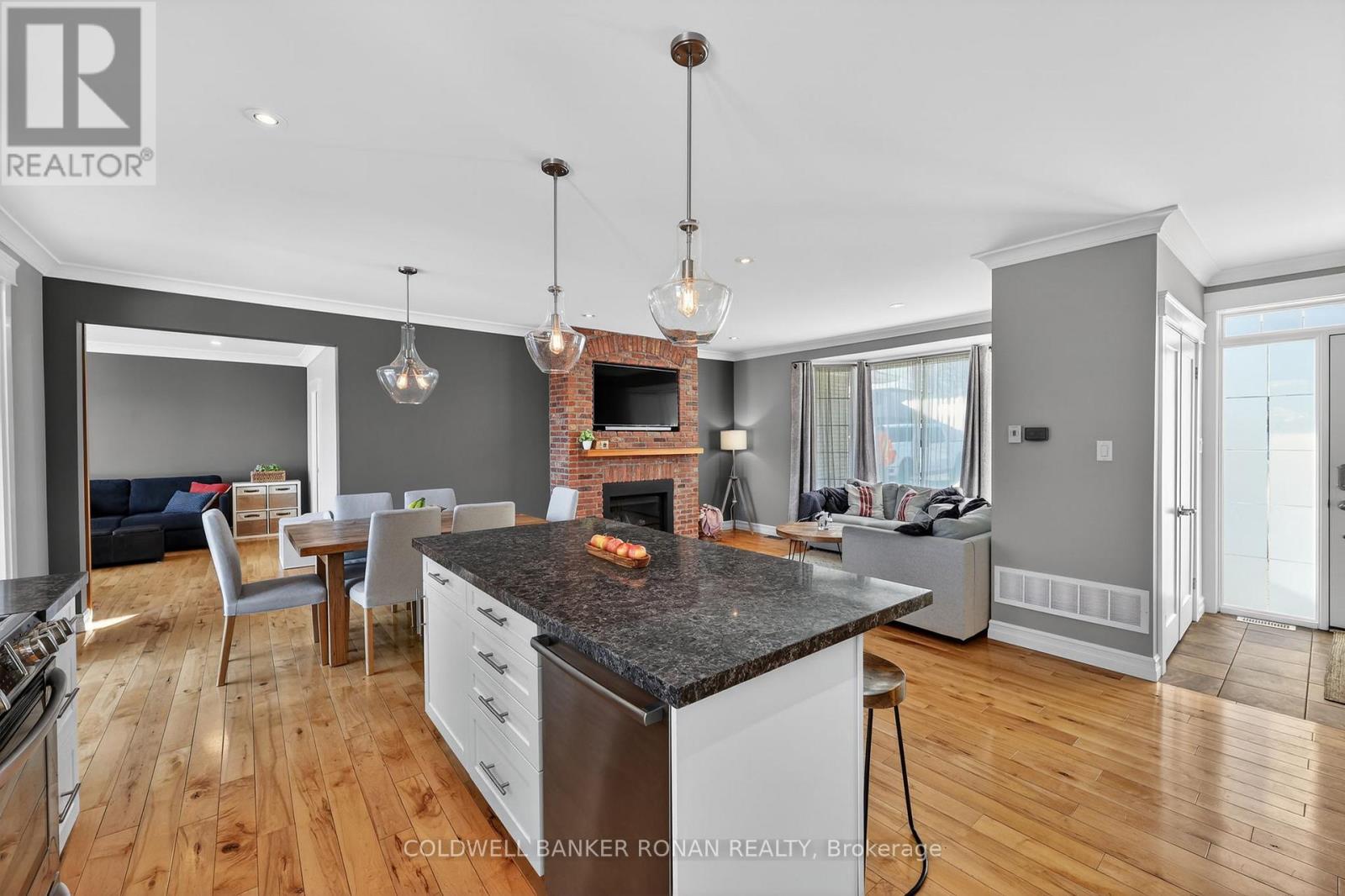 96 Boyne Crescent, New Tecumseth, Ontario  L9R 1K2 - Photo 12 - N12843142