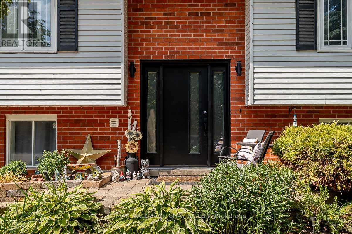 61 Marshall Crescent, Essa (Baxter), Ontario  L0M 1B1 - Photo 4 - N12843196