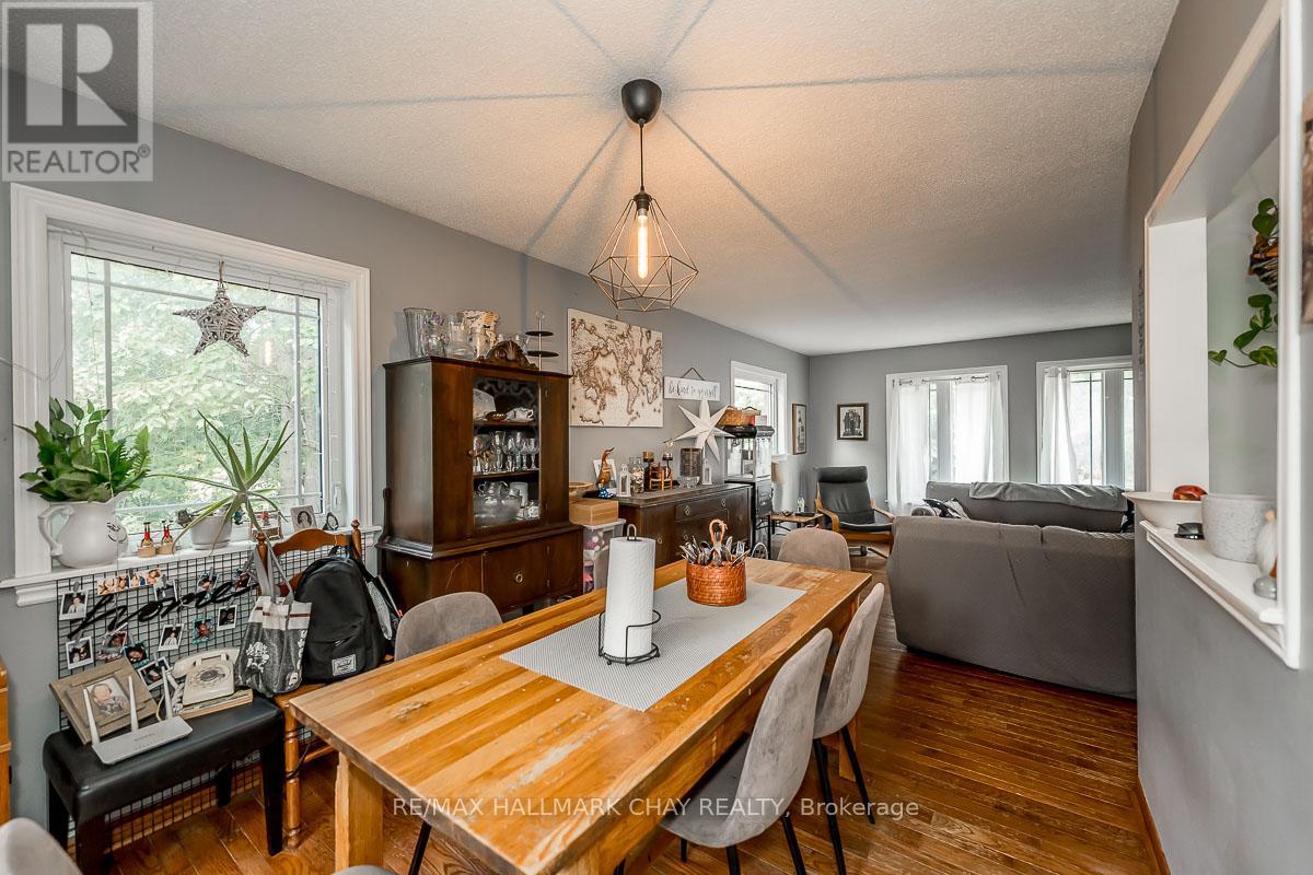 61 Marshall Crescent, Essa (Baxter), Ontario  L0M 1B1 - Photo 5 - N12843196