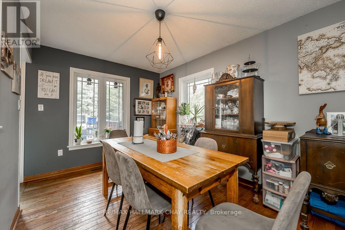 61 Marshall Crescent, Essa (Baxter), Ontario  L0M 1B1 - Photo 6 - N12843196