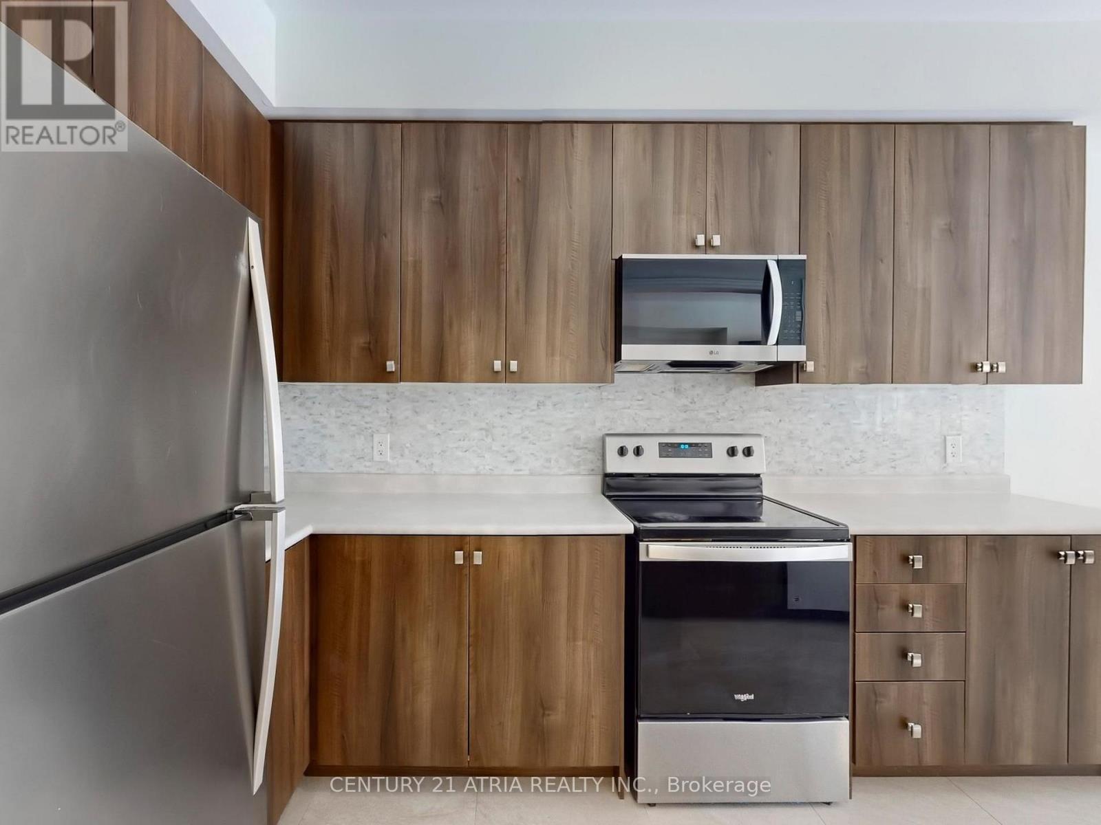 28 Veterans Street, Bradford West Gwillimbury, Ontario  L3Z 4L3 - Photo 12 - N12843282