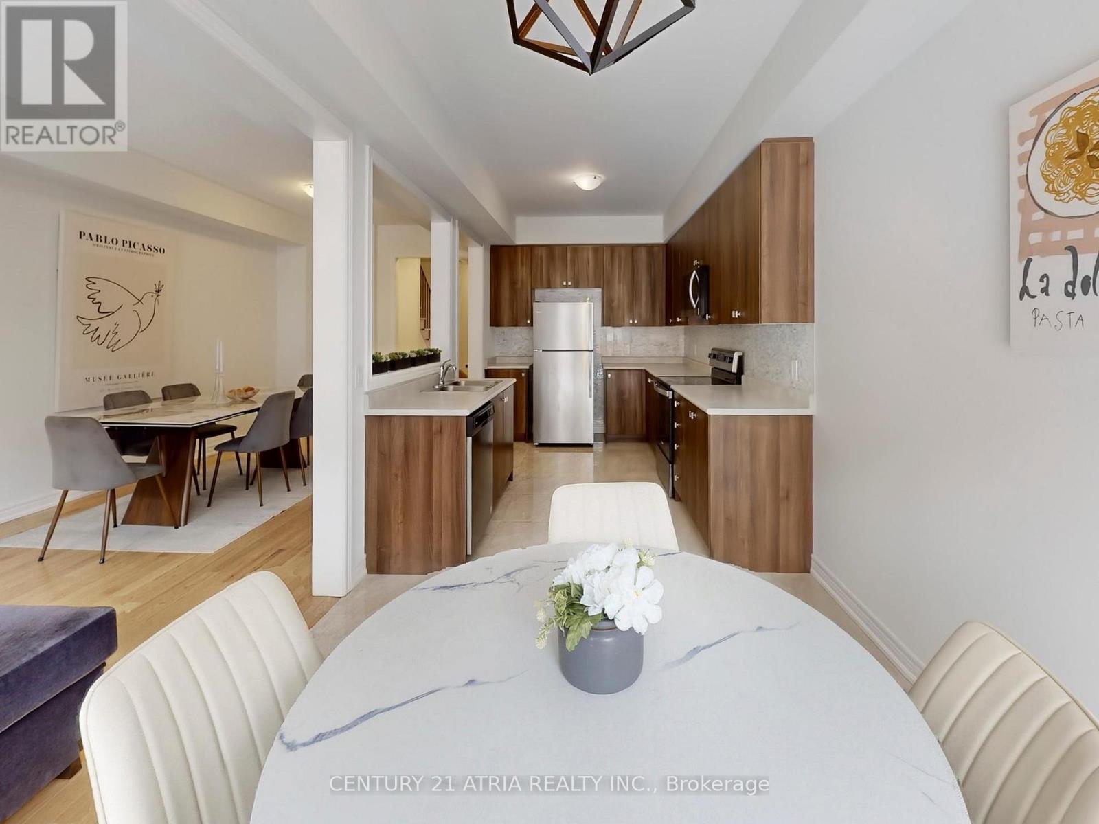 28 Veterans Street, Bradford West Gwillimbury, Ontario  L3Z 4L3 - Photo 16 - N12843282