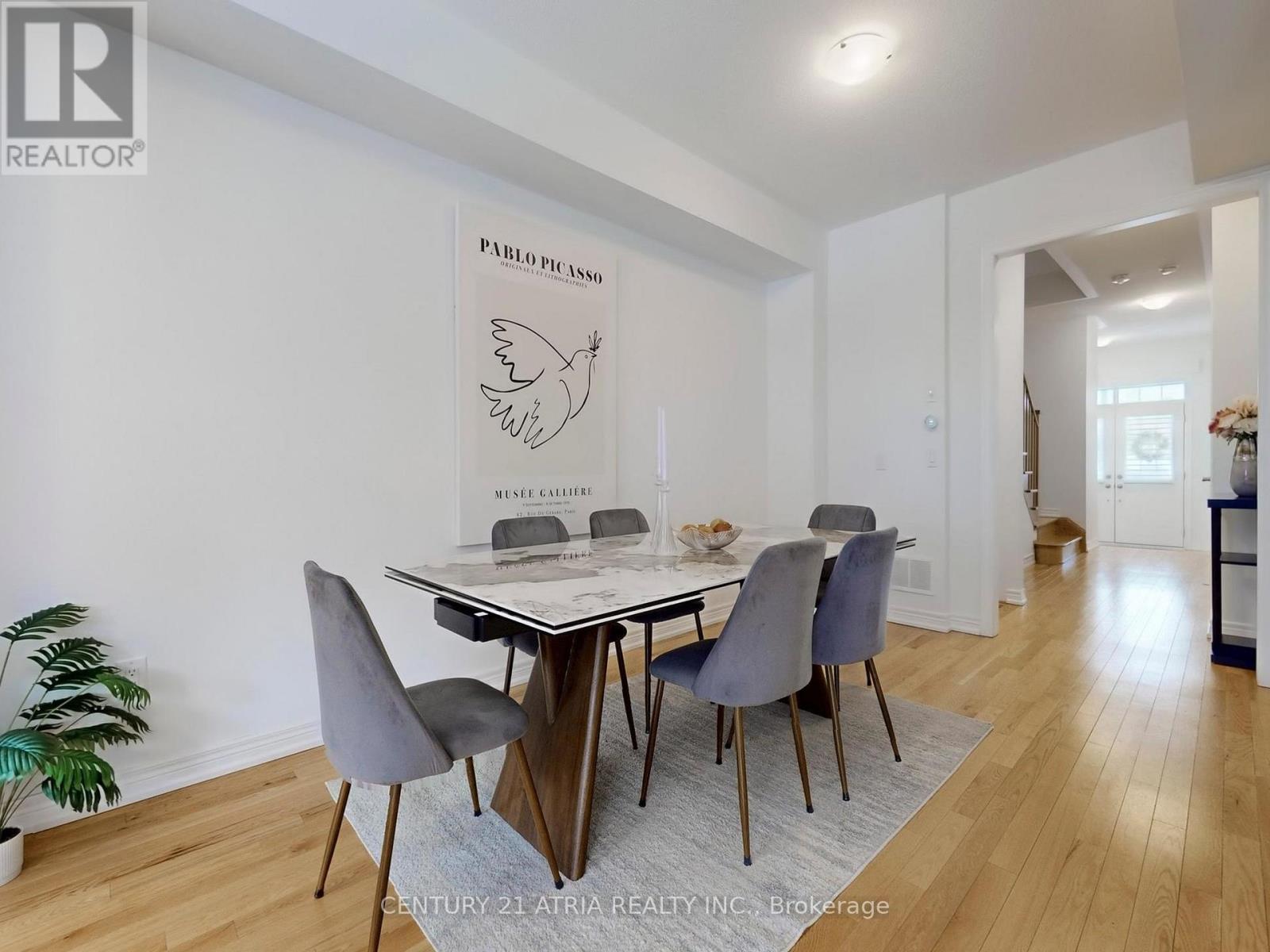 28 Veterans Street, Bradford West Gwillimbury, Ontario  L3Z 4L3 - Photo 17 - N12843282