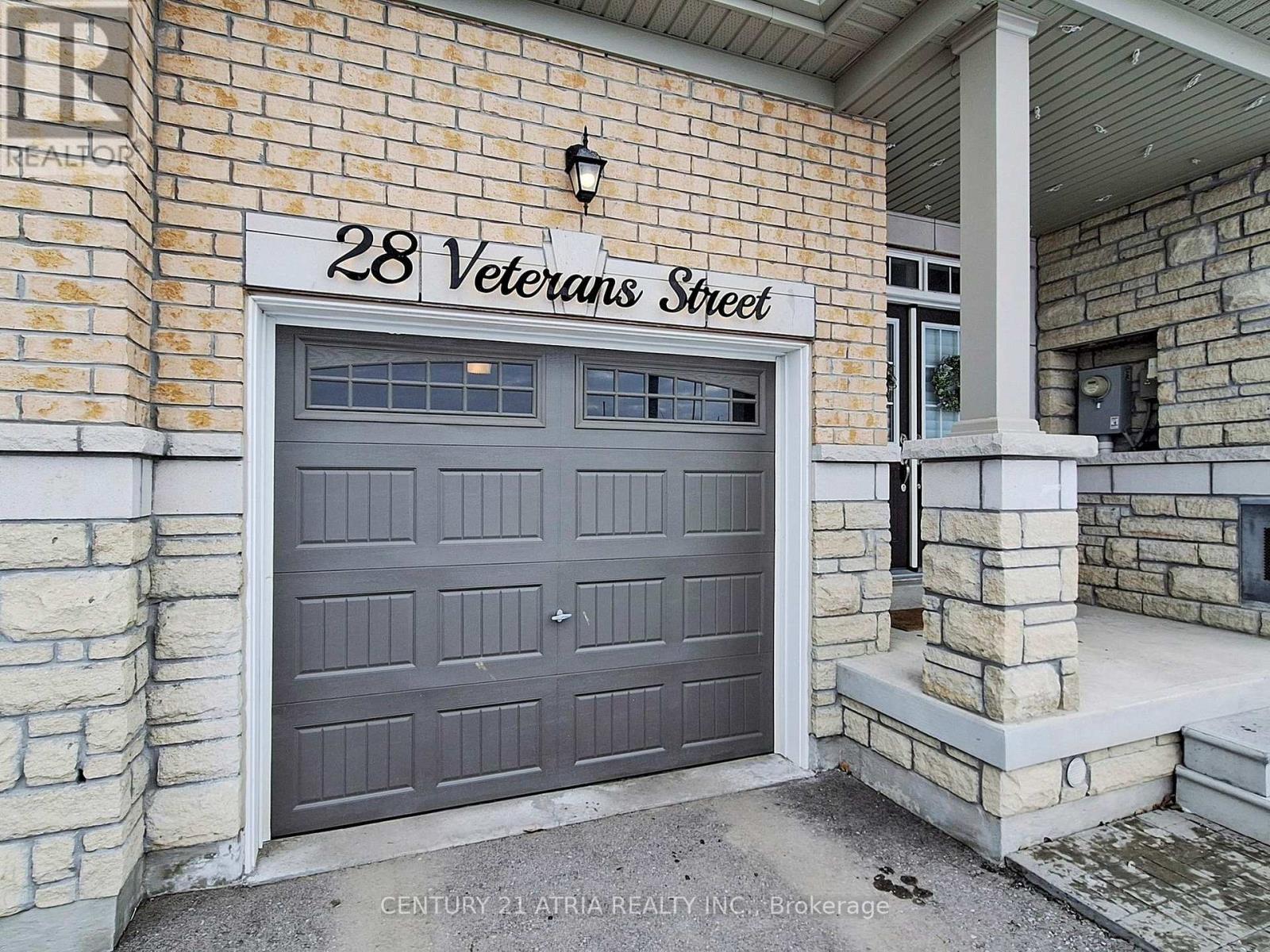 28 Veterans Street, Bradford West Gwillimbury, Ontario  L3Z 4L3 - Photo 2 - N12843282