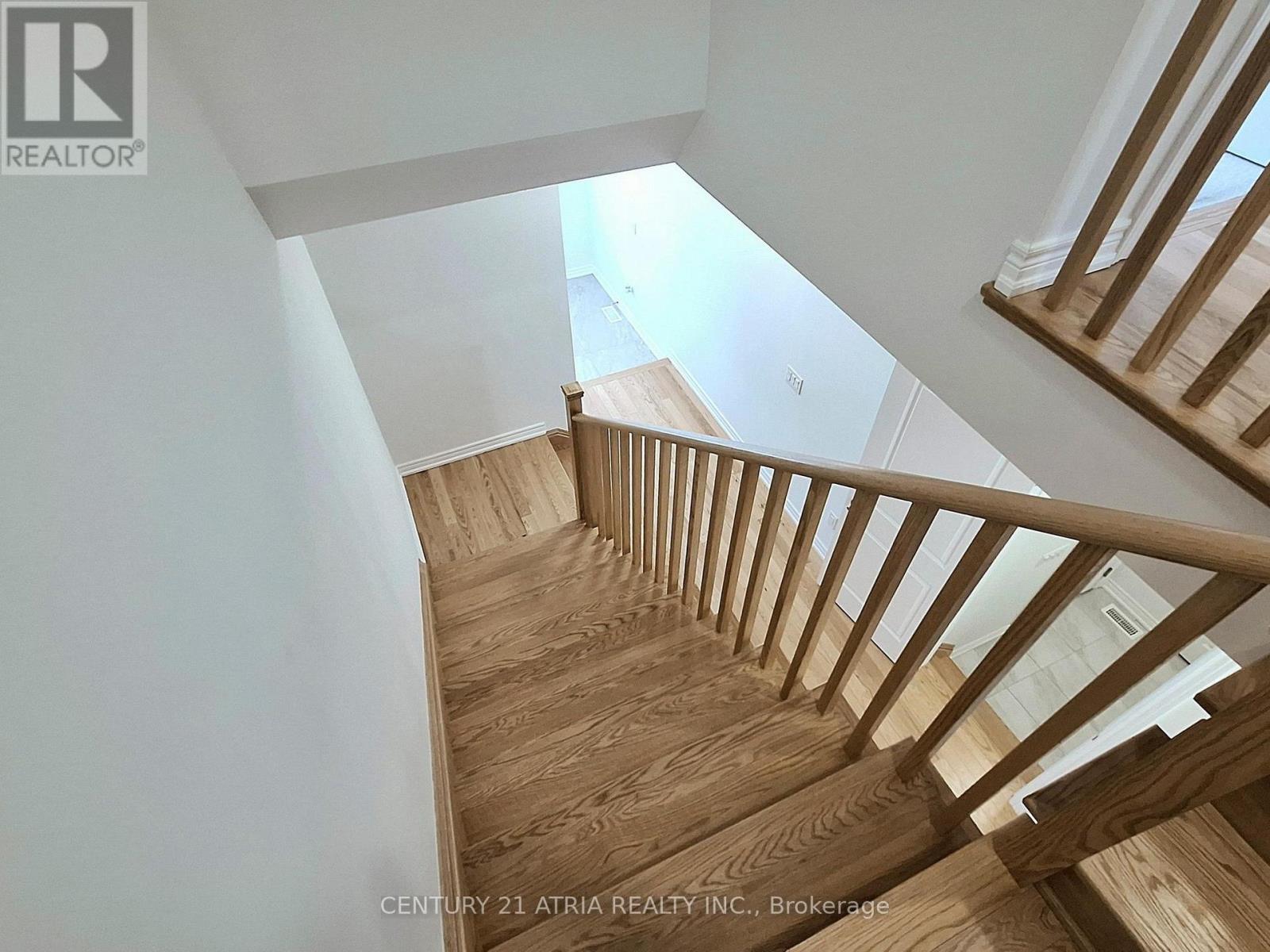 28 Veterans Street, Bradford West Gwillimbury, Ontario  L3Z 4L3 - Photo 21 - N12843282