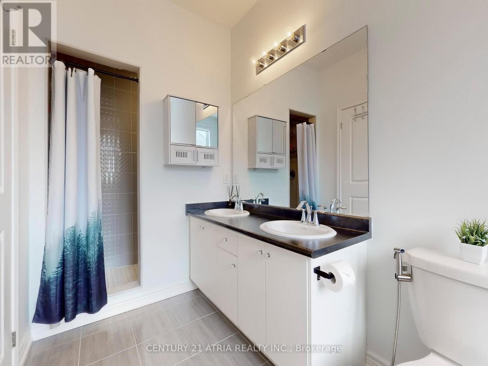 28 Veterans Street, Bradford West Gwillimbury, Ontario  L3Z 4L3 - Photo 27 - N12843282