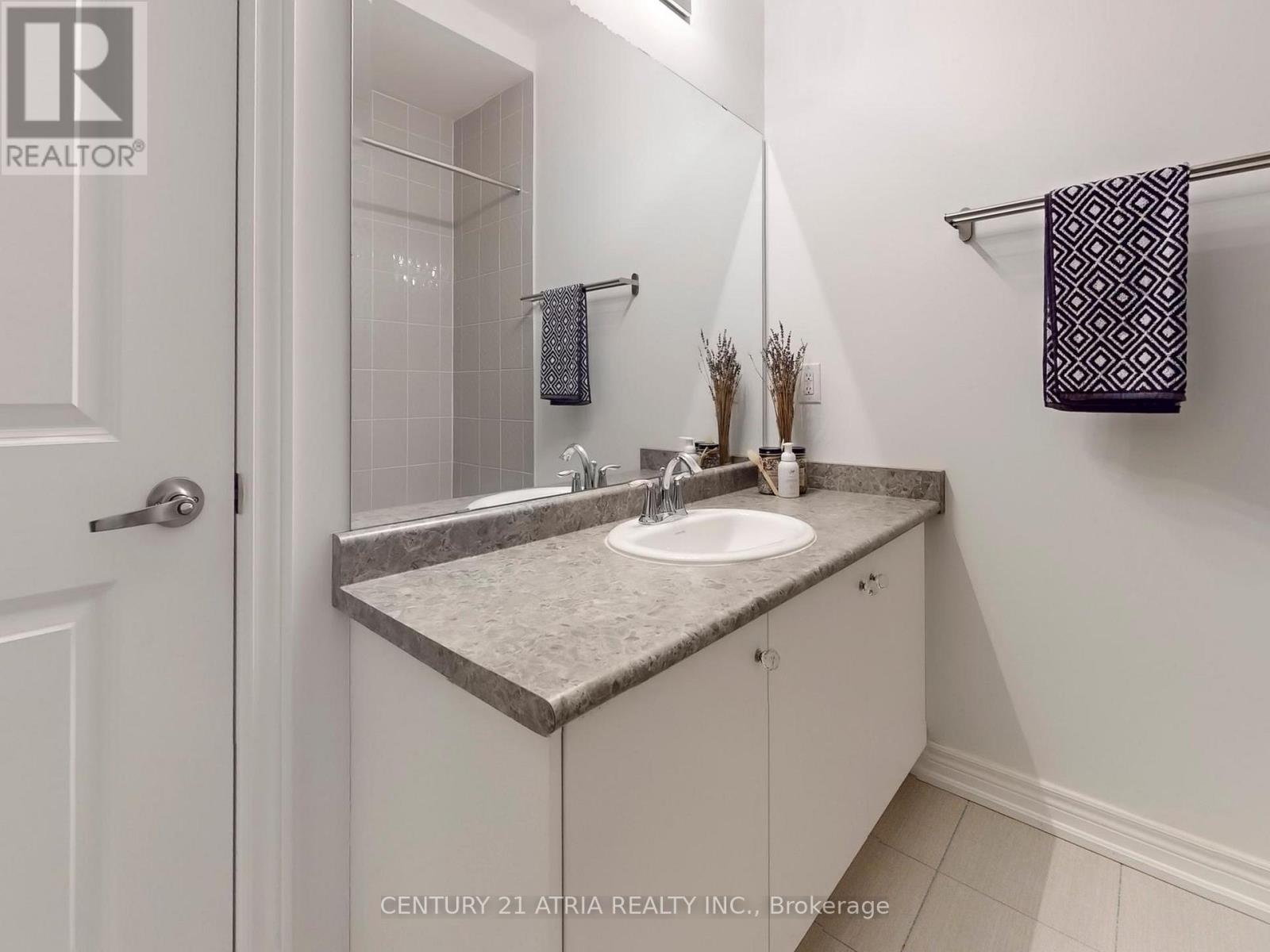 28 Veterans Street, Bradford West Gwillimbury, Ontario  L3Z 4L3 - Photo 35 - N12843282