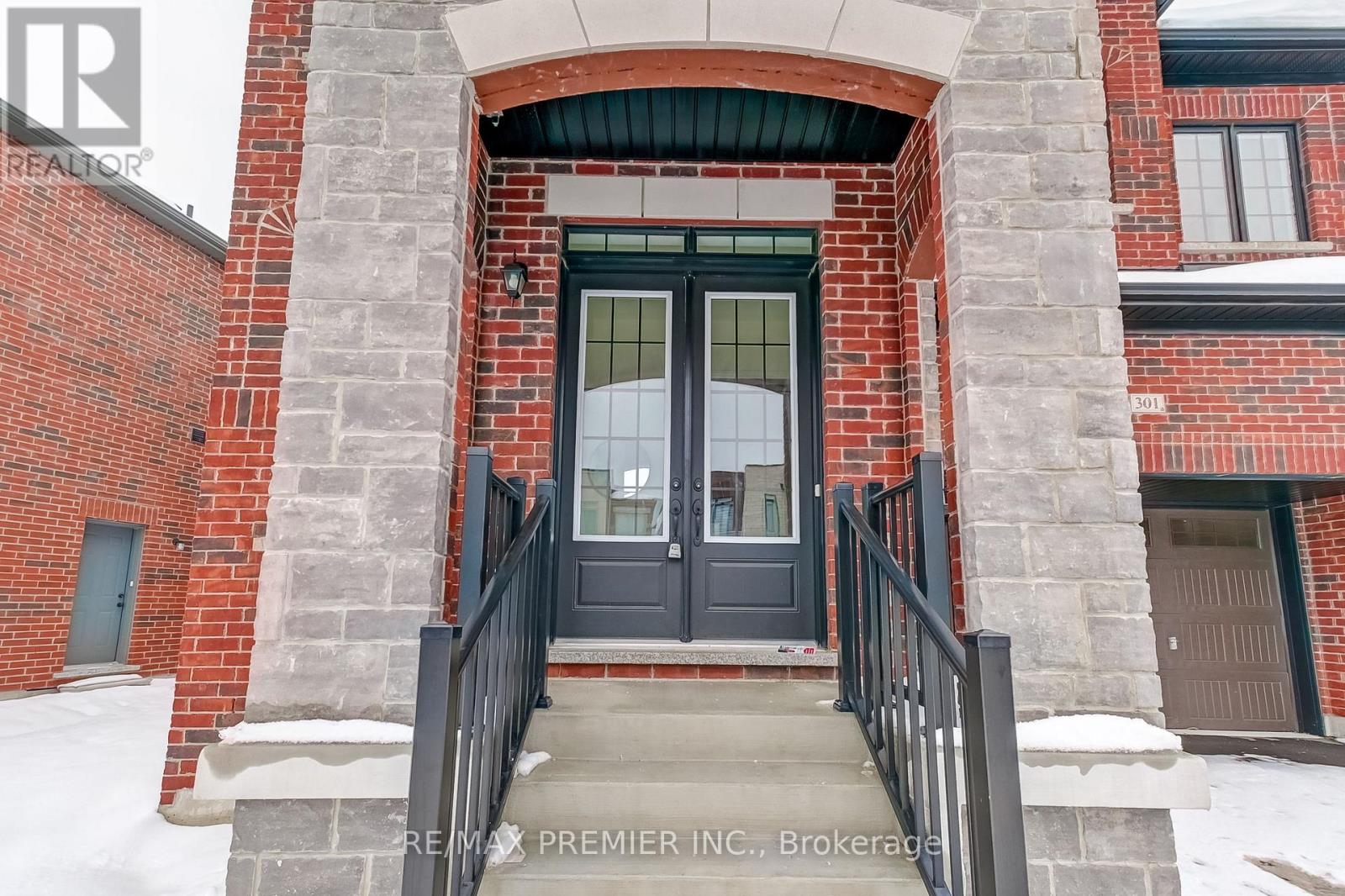 301 Wesmina Avenue, Whitchurch-Stouffville, Ontario  L4A 5C2 - Photo 5 - N12843328