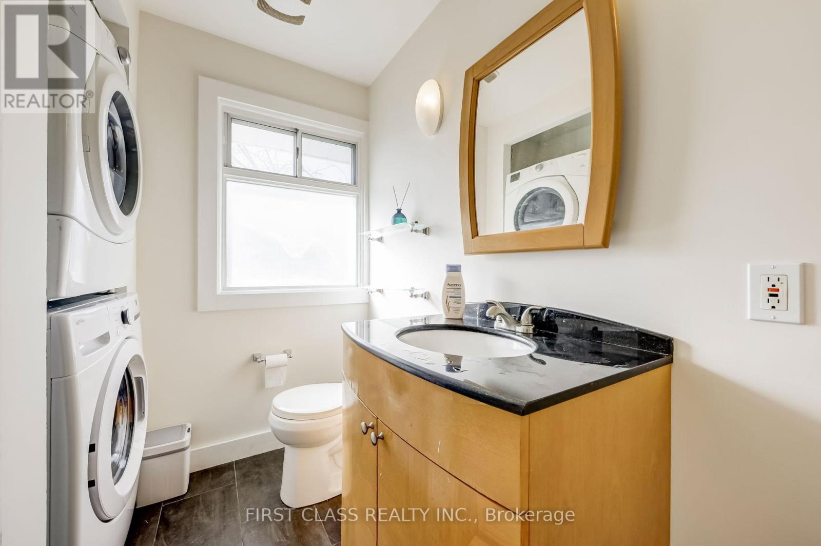 Main Floor - 12 Cartier Crescent, Richmond Hill, Ontario  L4C 2N1 - Photo 13 - N12843370