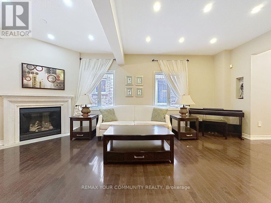 281 Lauderdale Drive, Vaughan (Patterson), Ontario  L6A 0N6 - Photo 6 - N12843396