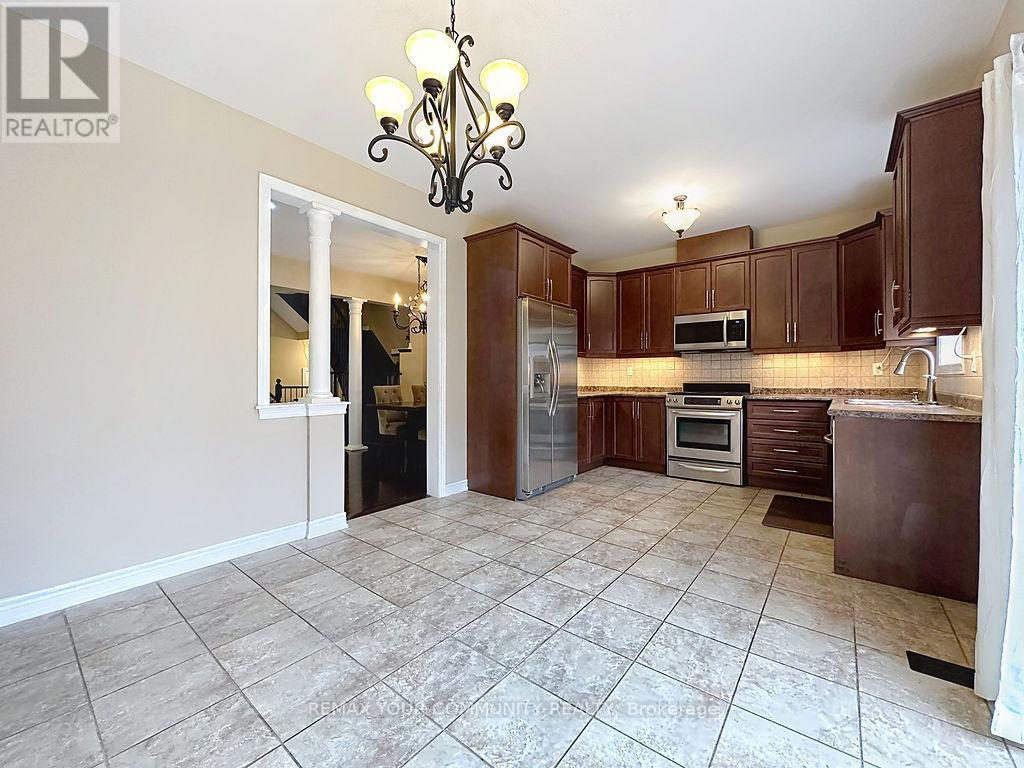 281 Lauderdale Drive, Vaughan (Patterson), Ontario  L6A 0N6 - Photo 9 - N12843396