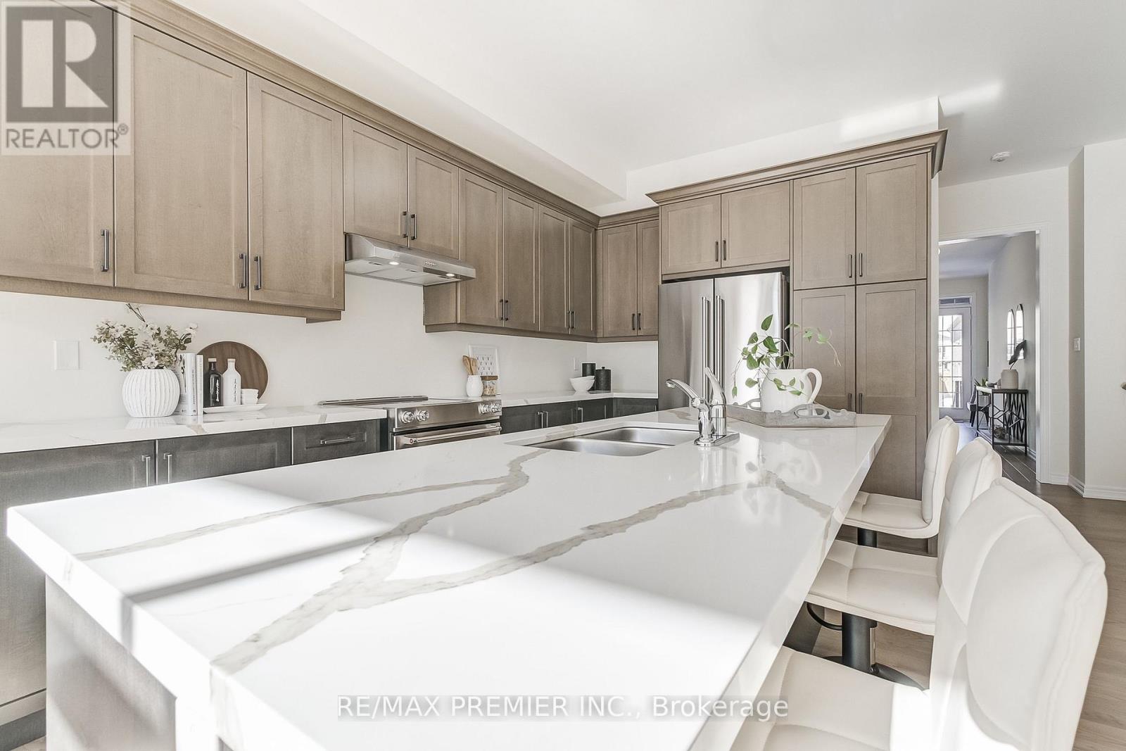 207 Fallharvest Way, Whitchurch-Stouffville, Ontario  L4A 5C2 - Photo 16 - N12843424