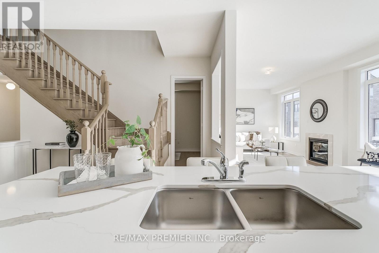 207 Fallharvest Way, Whitchurch-Stouffville, Ontario  L4A 5C2 - Photo 18 - N12843424