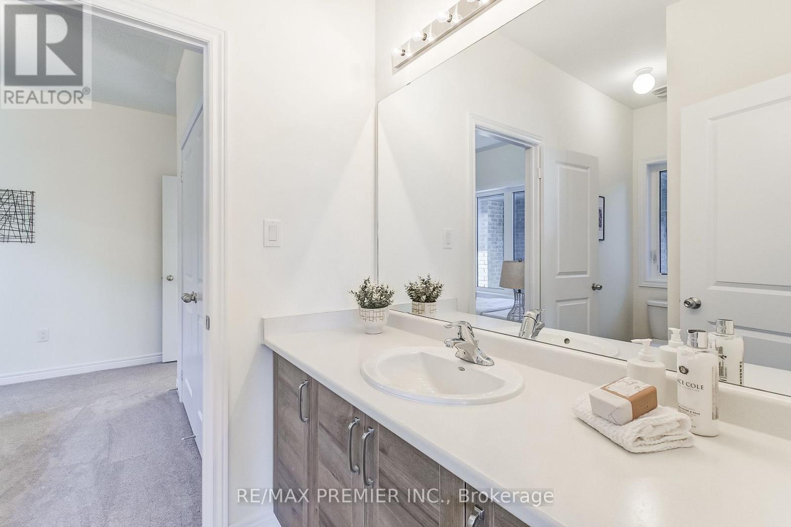 207 Fallharvest Way, Whitchurch-Stouffville, Ontario  L4A 5C2 - Photo 32 - N12843424