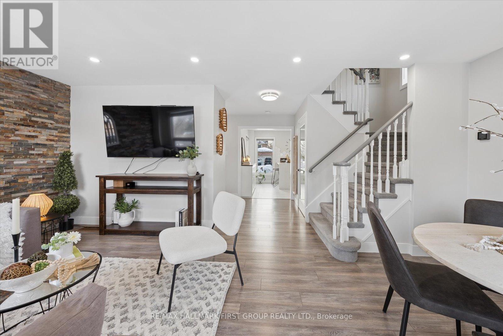 101 Natanya Boulevard, Georgina, Ontario  L4P 3P9 - Photo 12 - N12843432