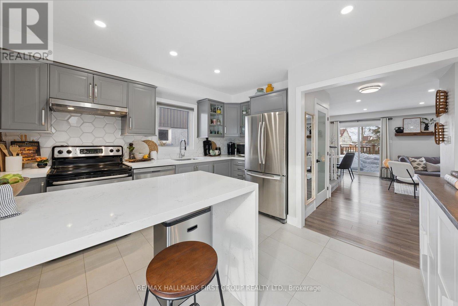 101 Natanya Boulevard, Georgina, Ontario  L4P 3P9 - Photo 17 - N12843432