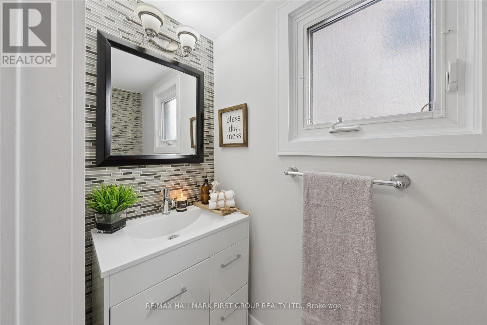 101 Natanya Boulevard, Georgina, Ontario  L4P 3P9 - Photo 18 - N12843432