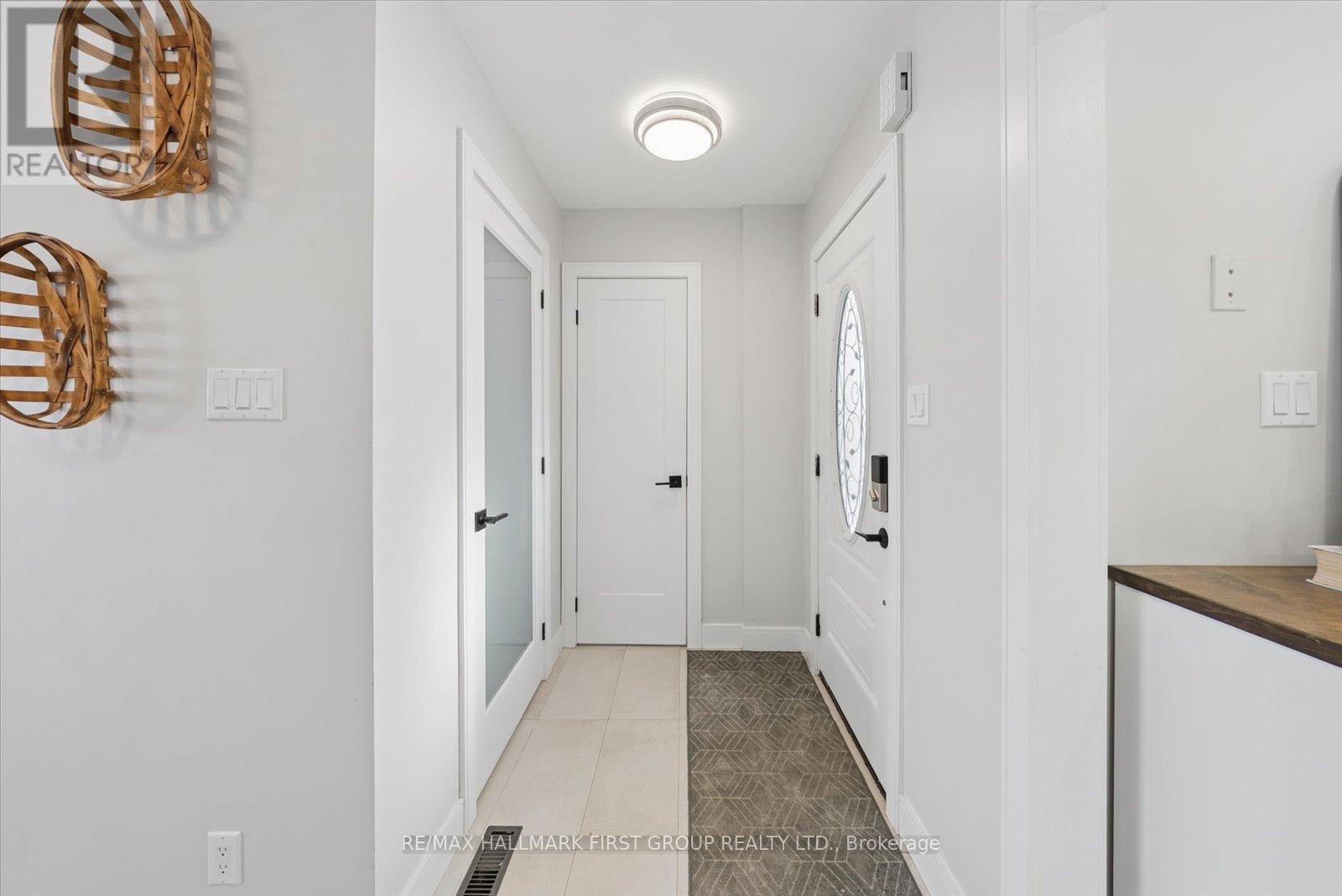 101 Natanya Boulevard, Georgina, Ontario  L4P 3P9 - Photo 4 - N12843432