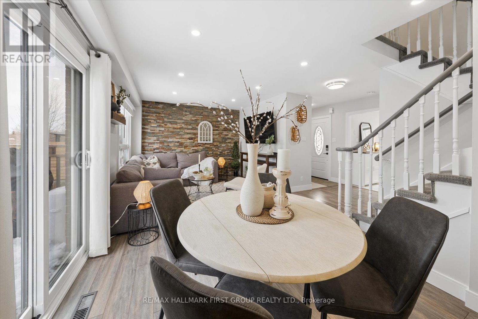 101 Natanya Boulevard, Georgina, Ontario  L4P 3P9 - Photo 7 - N12843432