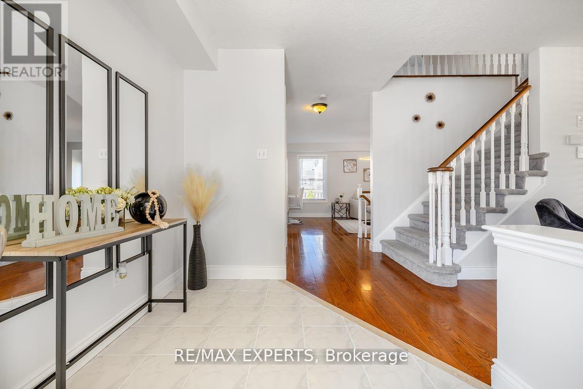 10 Snowden Avenue, Barrie, Ontario  L4M 7H3 - Photo 3 - S12843112