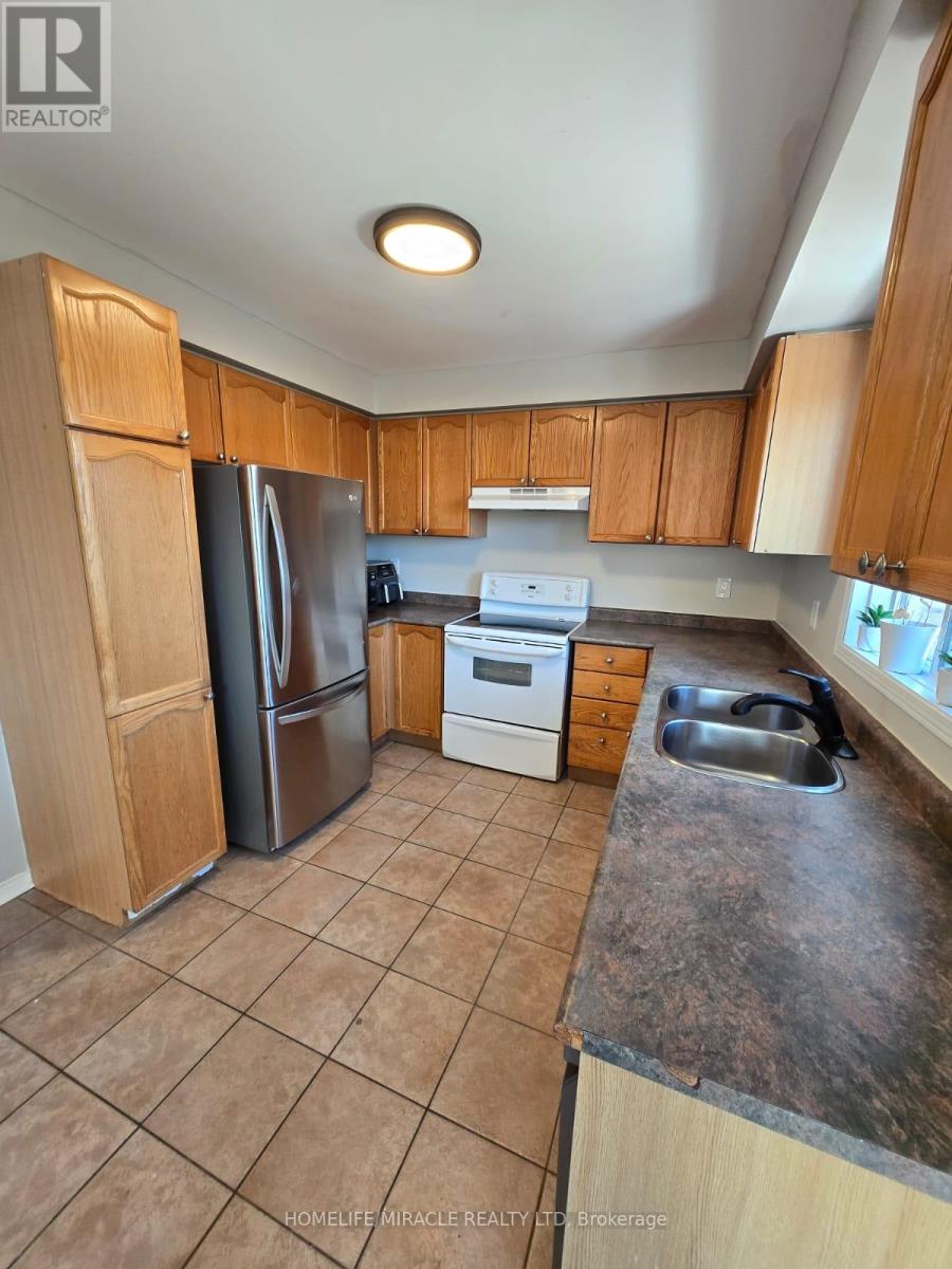 29 Nicholson Drive, Barrie, Ontario  L4N 8L7 - Photo 12 - S12843120