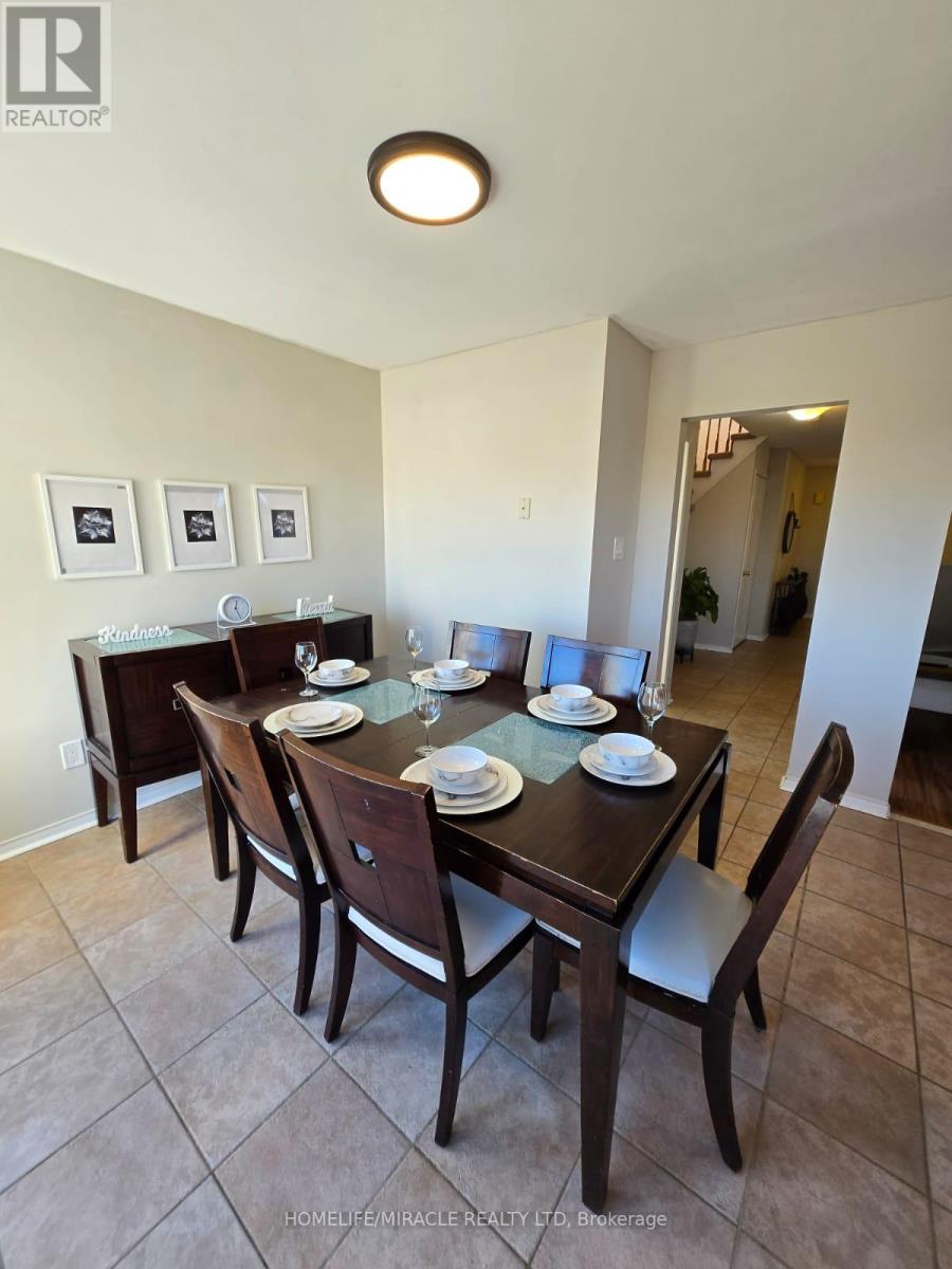 29 Nicholson Drive, Barrie, Ontario  L4N 8L7 - Photo 14 - S12843120