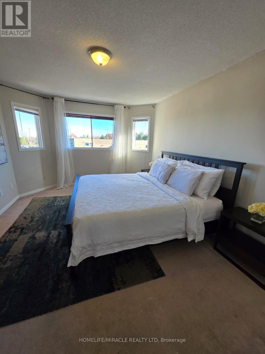 29 Nicholson Drive, Barrie, Ontario  L4N 8L7 - Photo 22 - S12843120