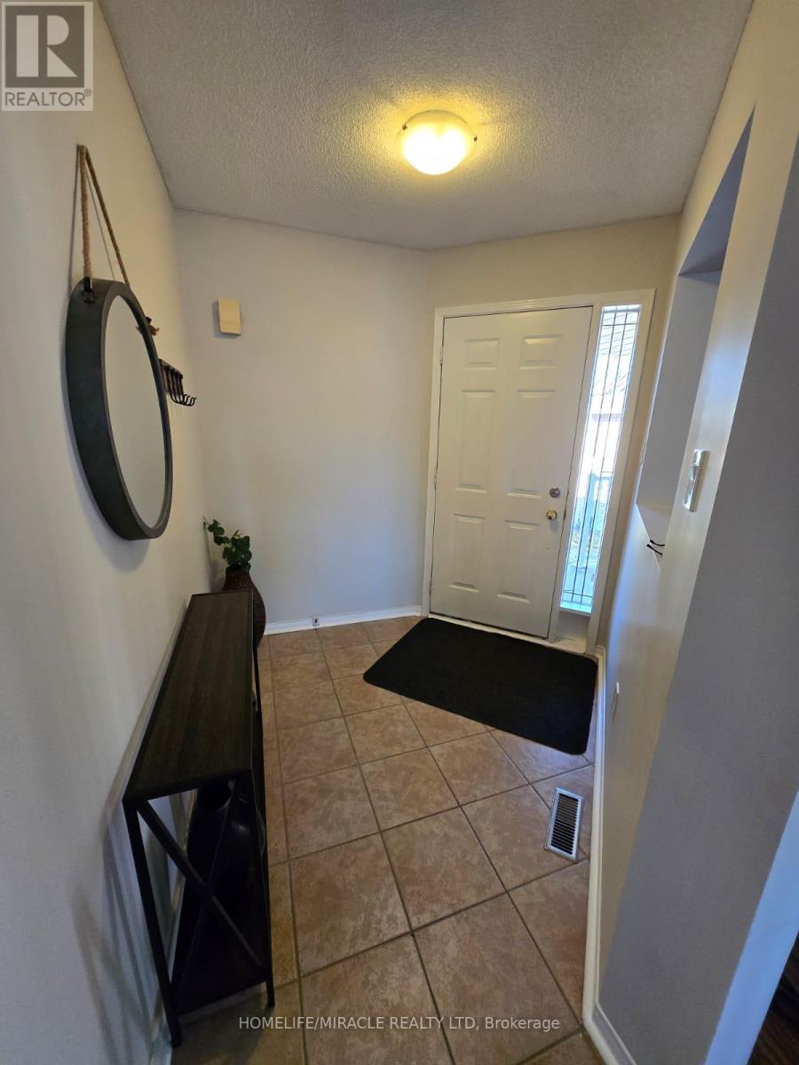 29 Nicholson Drive, Barrie, Ontario  L4N 8L7 - Photo 4 - S12843120