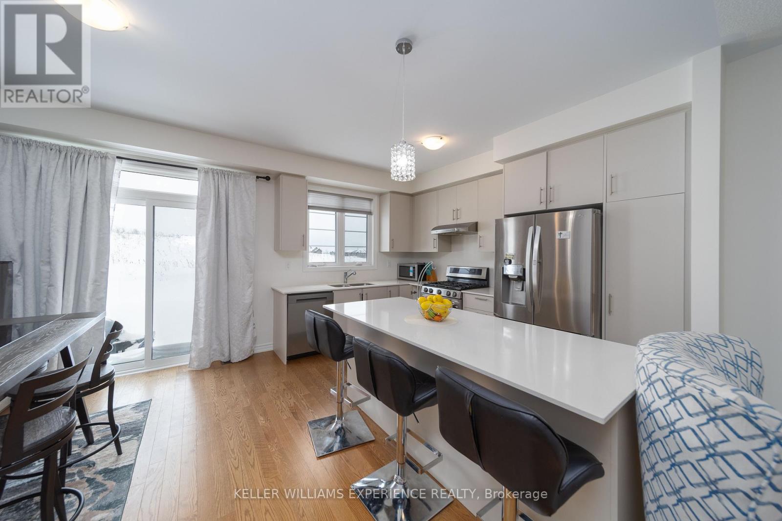 82 Phoenix Boulevard, Barrie, Ontario  L9S 2Z5 - Photo 9 - S12843190