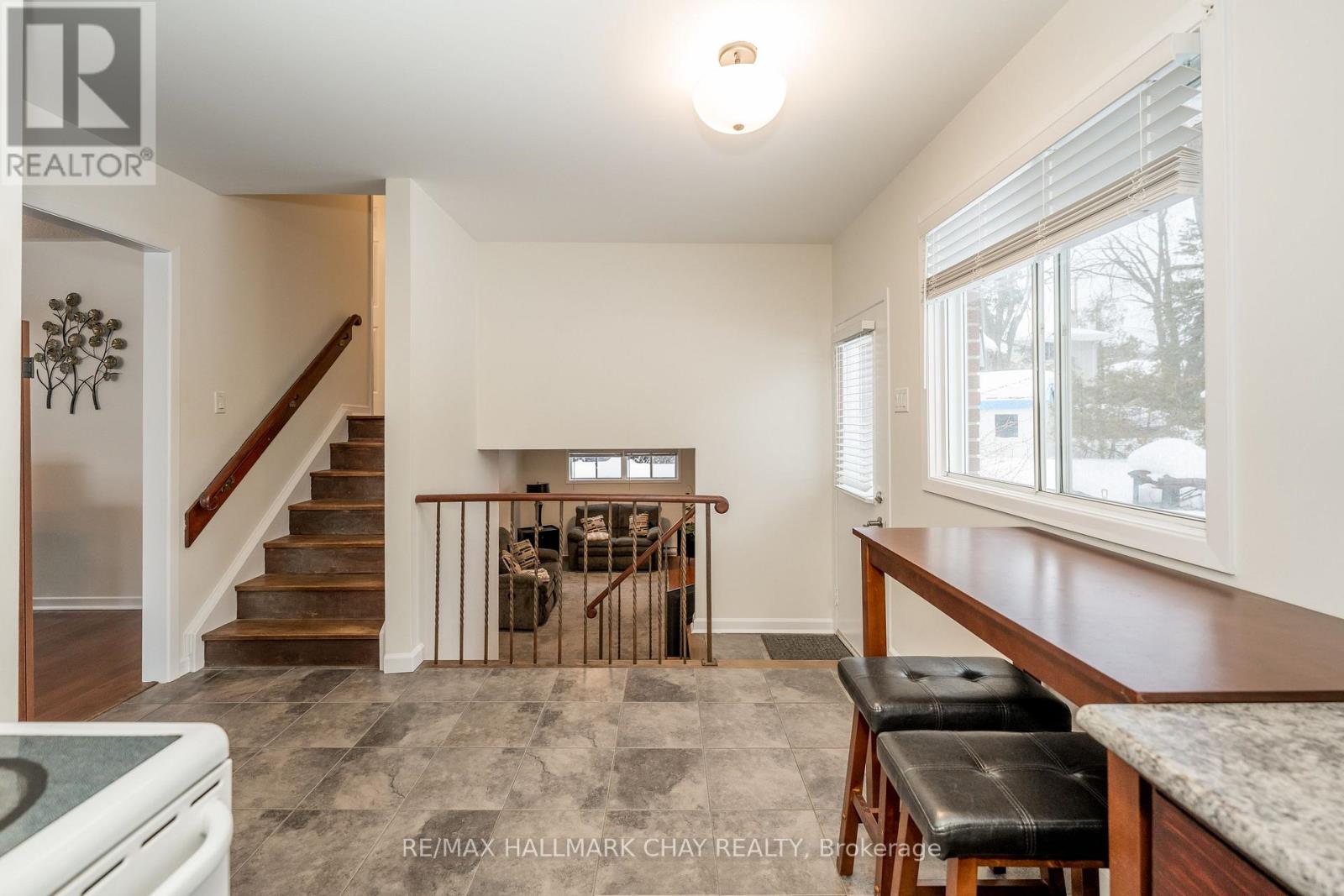 44 Belcourt Avenue, Barrie, Ontario  L4M 4E4 - Photo 9 - S12843428