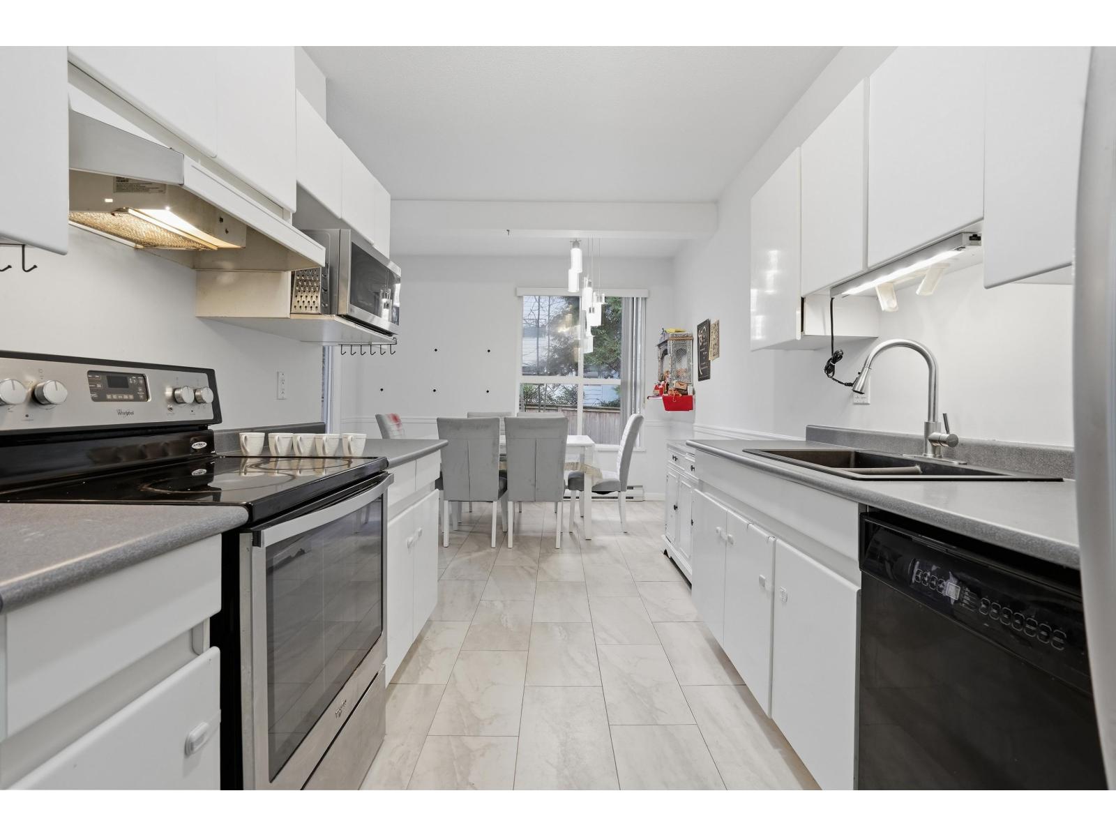 110 14981 101a Avenue, Surrey, British Columbia  V3R 0T1 - Photo 8 - R3094120