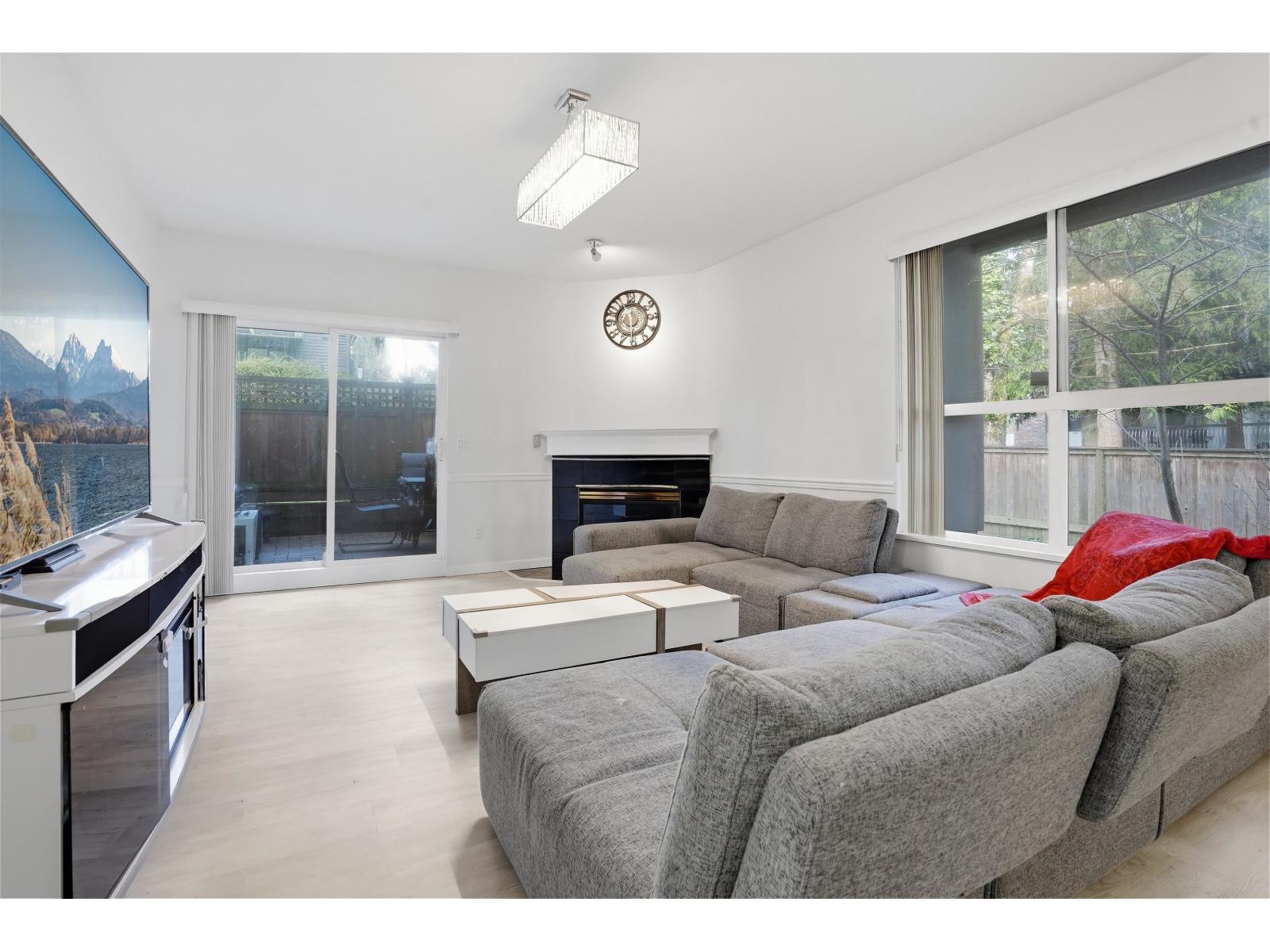 110 14981 101a Avenue, Surrey, British Columbia  V3R 0T1 - Photo 4 - R3094120