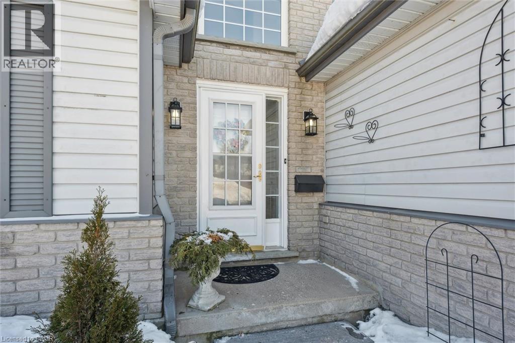 663 Heathcliffe Place, Waterloo, Ontario  N2T 2P3 - Photo 4 - 40809378