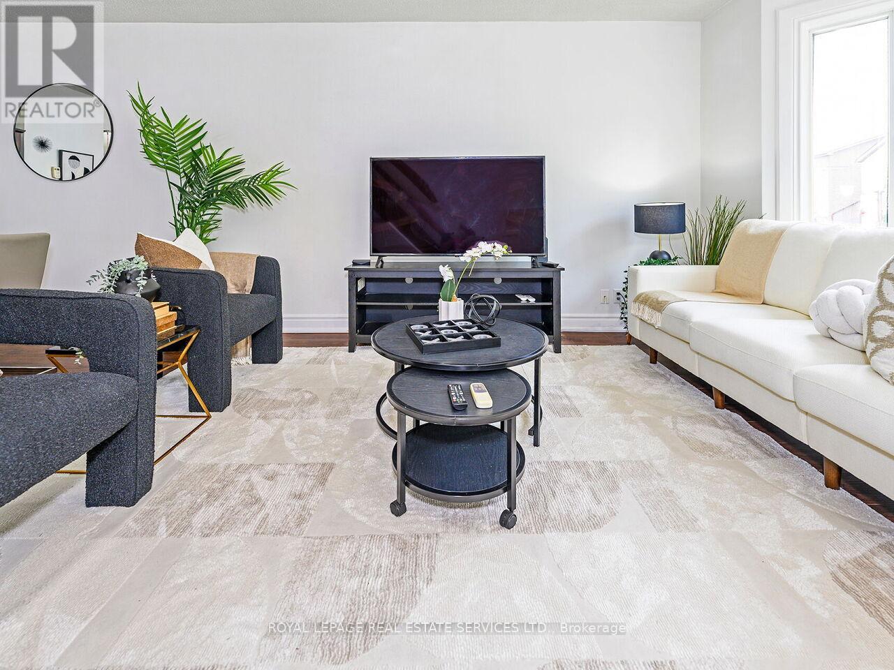 135 Bernice Crescent, Toronto, Ontario  M6N 1X3 - Photo 4 - W12843148