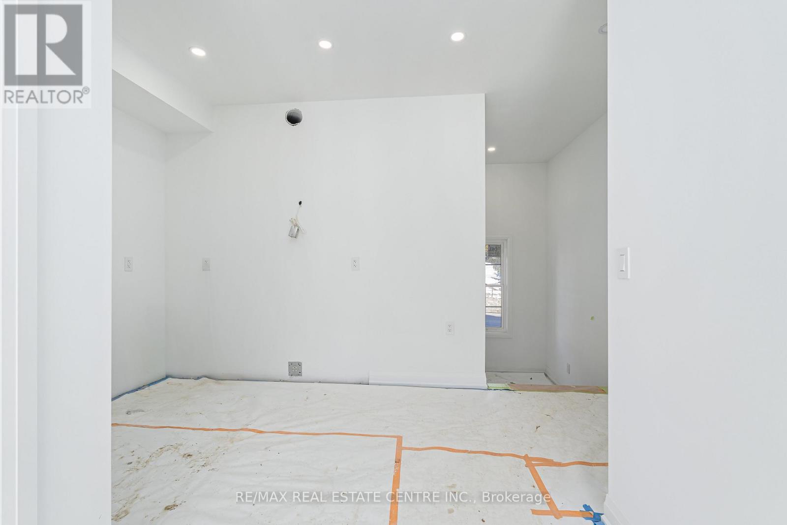 19 James Street, Halton Hills, Ontario  L7G 2H2 - Photo 8 - W12843236