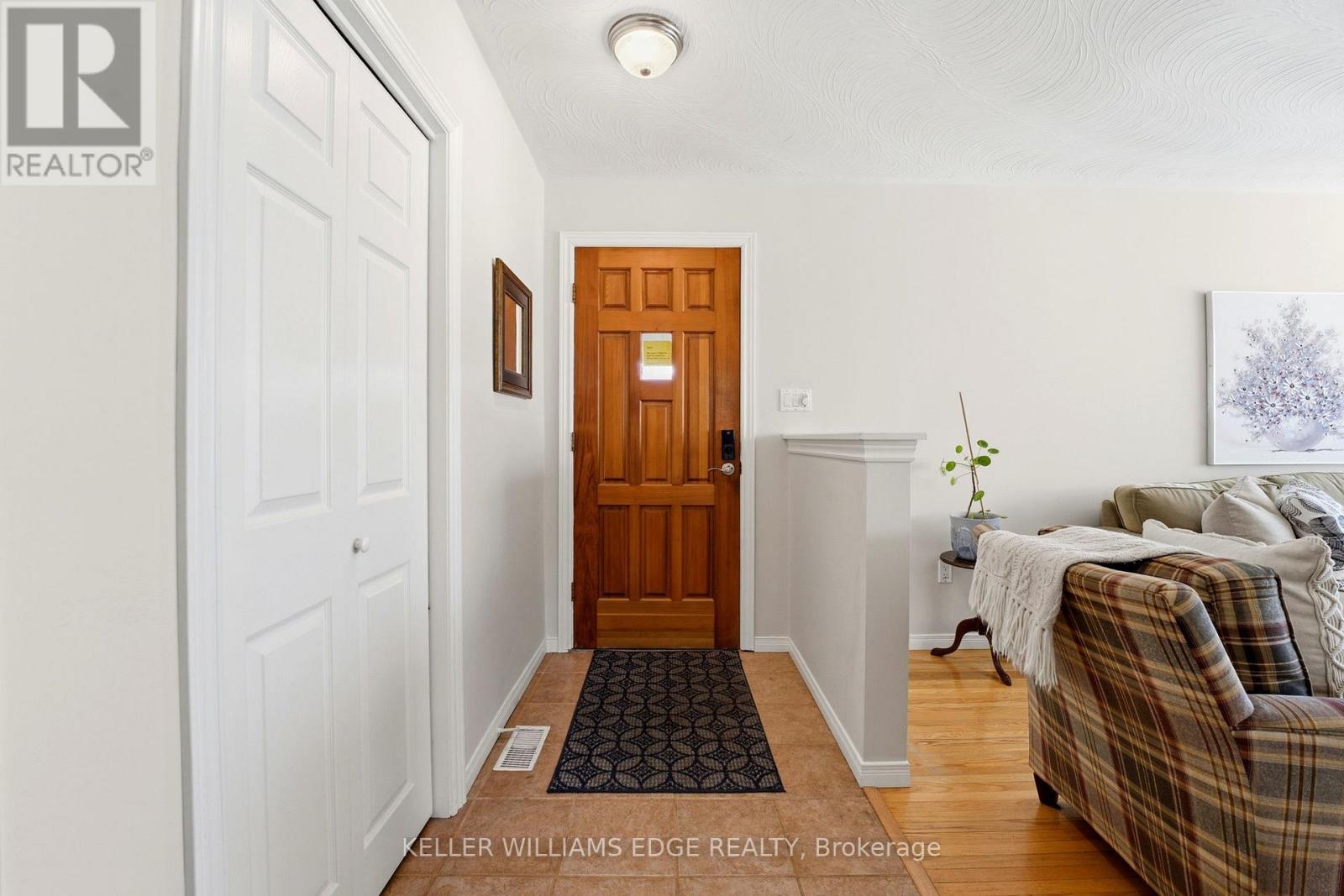 2426 Tait Avenue, Burlington, Ontario  L7P 1H1 - Photo 4 - W12843276