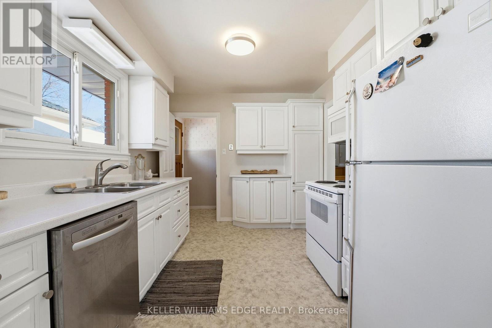 2426 Tait Avenue, Burlington, Ontario  L7P 1H1 - Photo 9 - W12843276