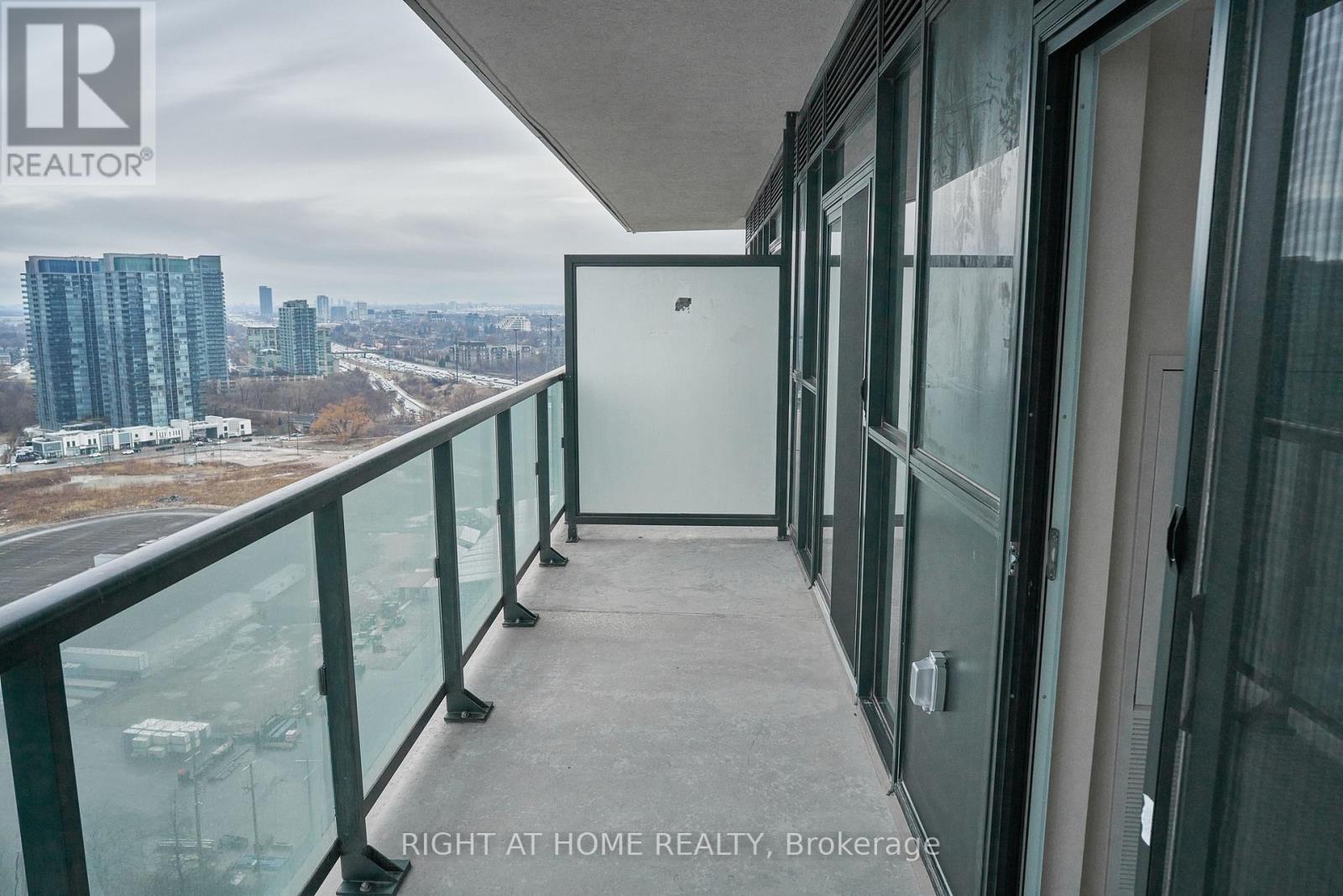 2407 - 38 Annie Craig Drive, Toronto, Ontario  M8V 0G9 - Photo 14 - W12843294