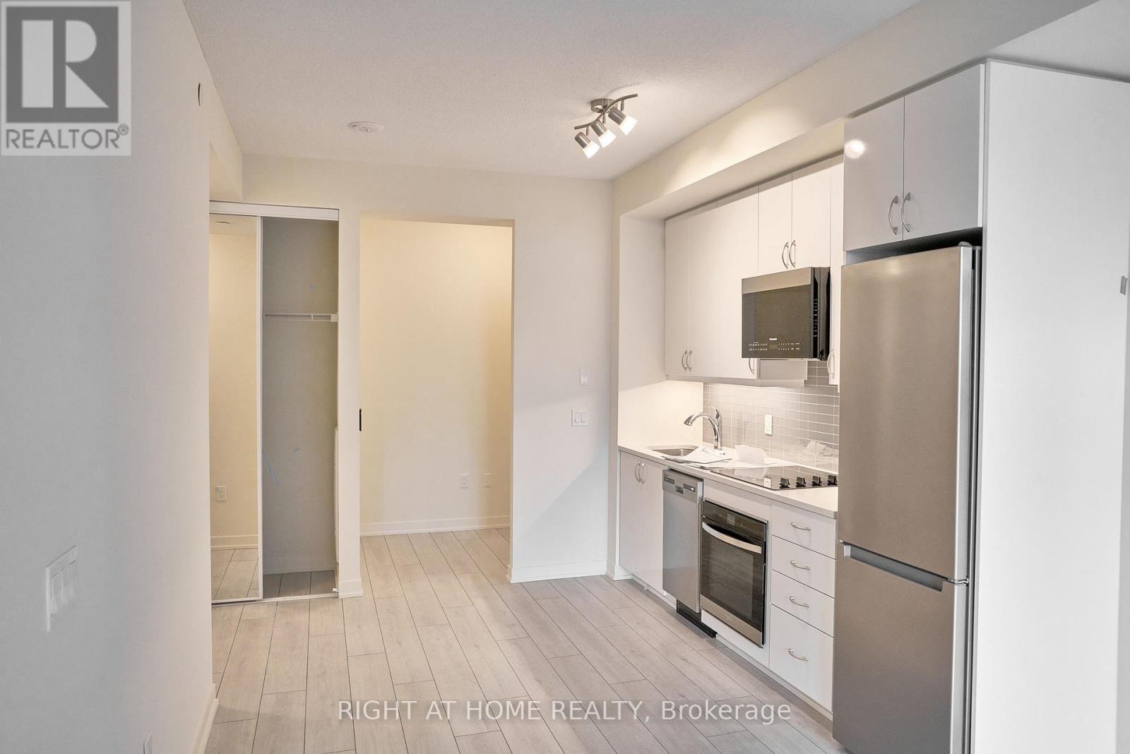 2407 - 38 Annie Craig Drive, Toronto, Ontario  M8V 0G9 - Photo 6 - W12843294